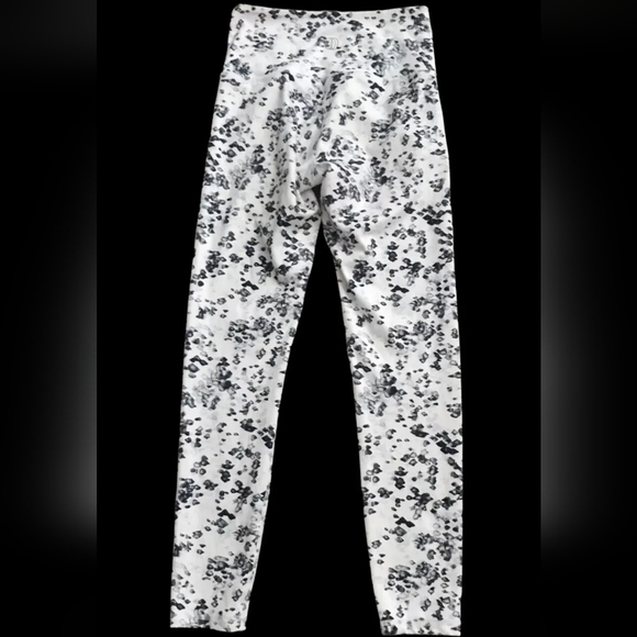 Balance Collection, Women's Leggings, Size Small - Picture 15 of 15